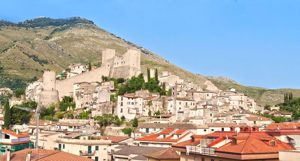 Il Fiore In Una Stanza Itri Dış mekan fotoğraf